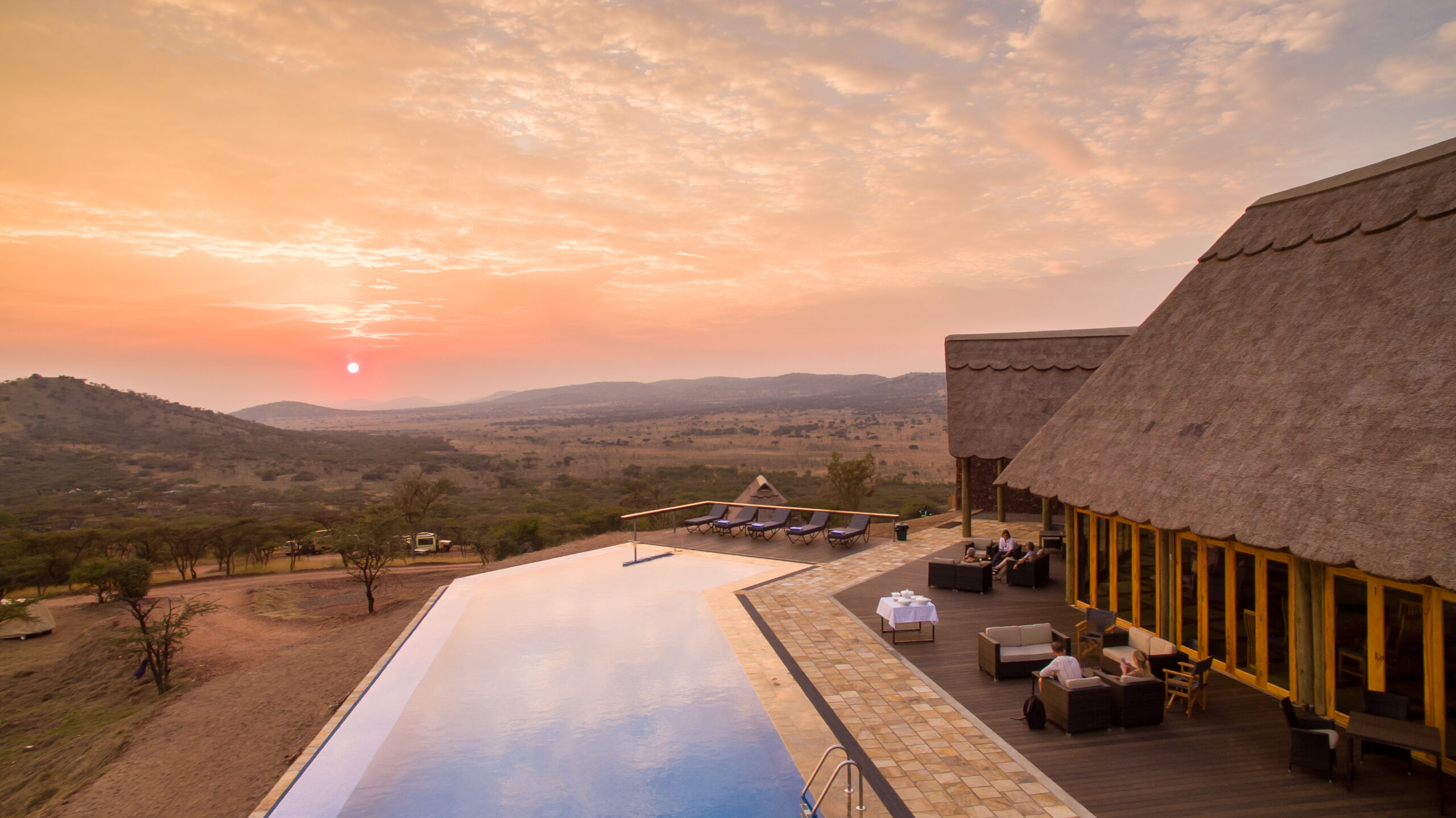 Comfortable safari lodge overlooking the plains